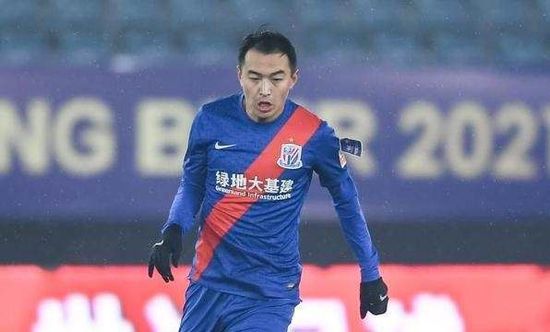 主演新剧《肯尼迪》聚焦著名政治家族 2 堪比时装周!