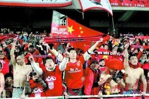 在委任仪式之后的记者会上记者们问道李准 李准基曝近照问候粉丝 微笑穿新式军装显帅气 2011-01-25 李准基公开了他穿新式军装英姿飒爽的照片。