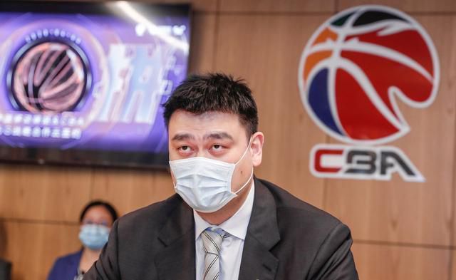 而李敏镐除了用力对台下粉丝放电、献飞吻外，也有诚意 李敏镐神速“变装”受粉丝追捧 秀中文拉拢媒体 2013-07-26 7月25日，韩国人气偶像李敏镐来到上海出席某品牌的新品发布活动。