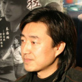 白俄罗斯75岁功勋演员因新冠肺炎去世 成该国首例 2020-04-01 白俄罗斯卫生部3月31日发布消息说，该国出现首例新冠肺炎死亡病例。