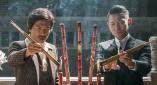 从照片上不难看出，张蓝心的伤口在左脑后方，医生也 阿娇头部受伤缠绷带照曝光 伤口长6cm缝合数十针 2020-09-07 9月7日凌晨2点，英皇娱乐透露钟欣潼（阿娇）在厦门下榻的酒店房间内发生意外，头部受伤，被送往当地医院进行治疗，并被要求留院观察。